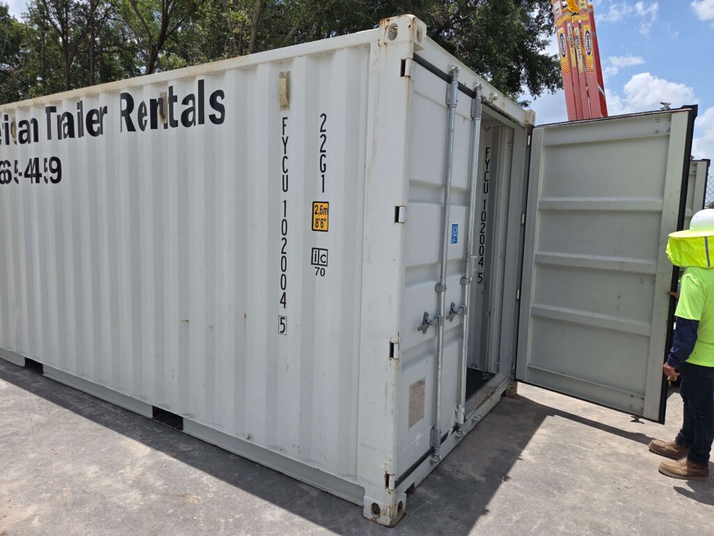 Customer inspecting a 20' container